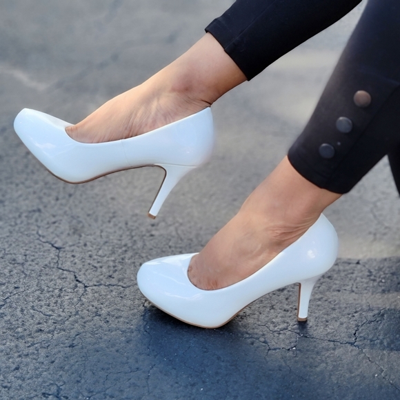 Shoes - Women's White PAT Low Heel Pumps Shoes